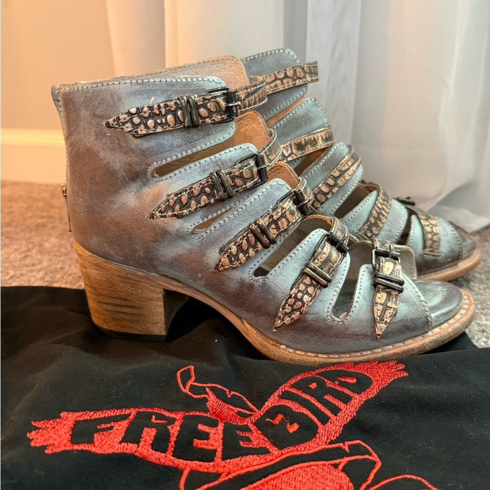 Quinn Women's Gray Heeled Boots